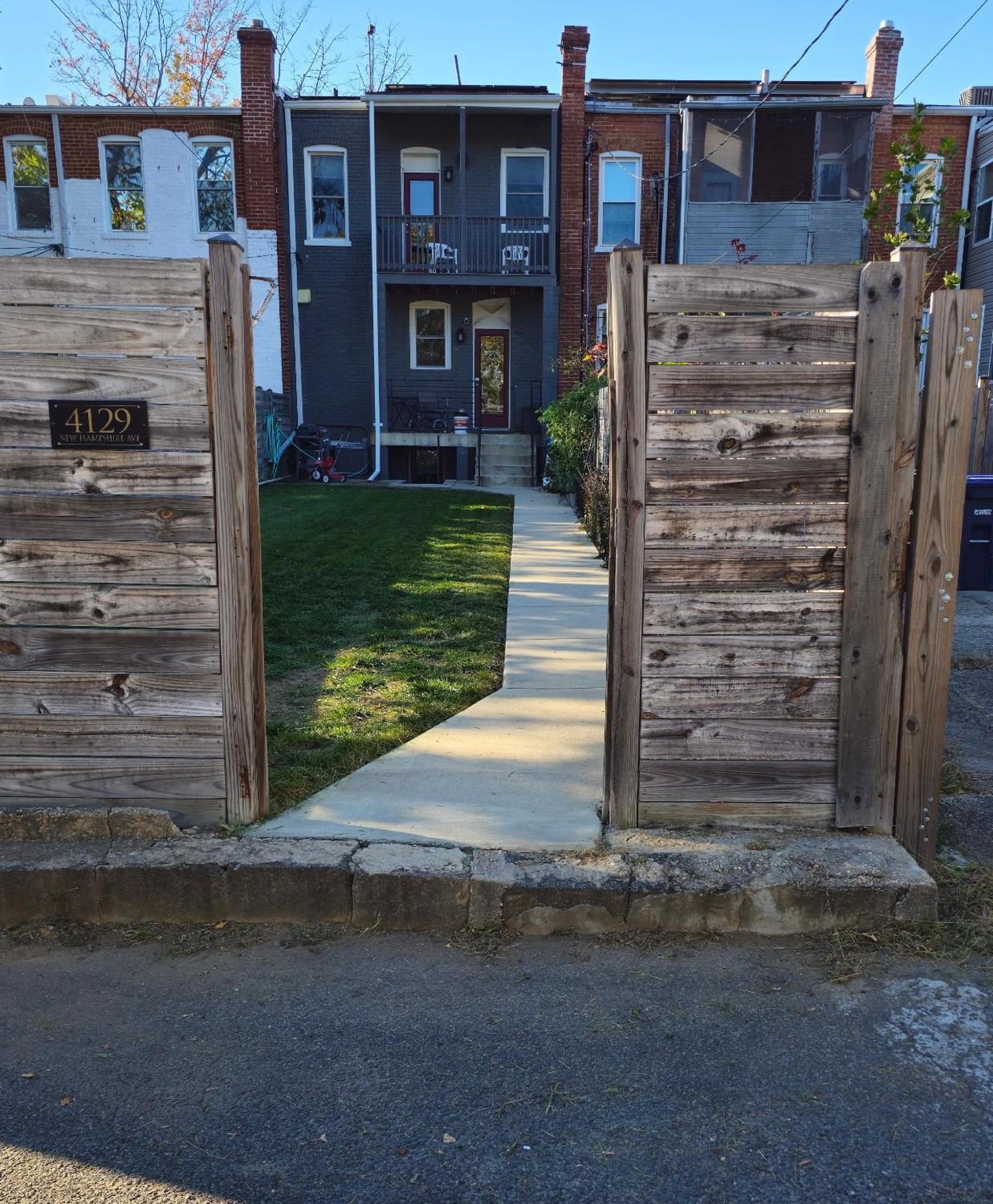 English Basement Suite: Metro-Adjacent Petworth Retreat with Parking Washington Exterior photo